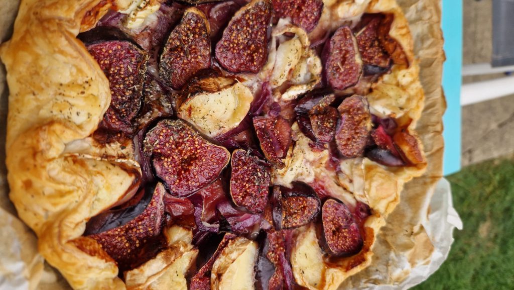 Tarte figue oignon chèvre - crédit d'impot cuisine à domicile